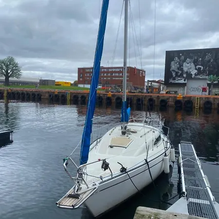 Hotel na wodzie Yacht Ellie
